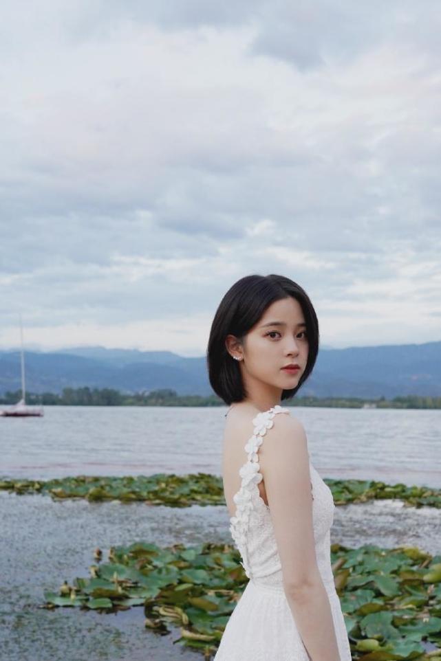 土味"鹿小葵",是如何进化成"人间富贵花"的?