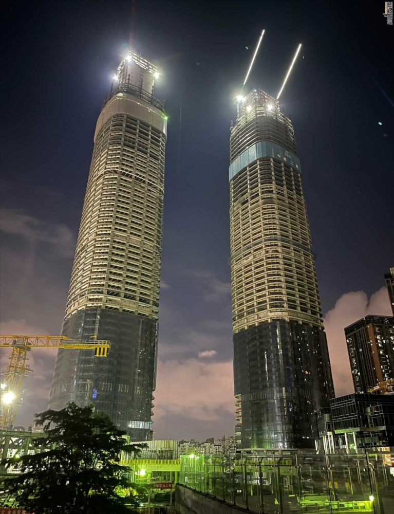 高369米西塔封顶深圳星河雅宝双子塔将成中国最高的等高双子塔