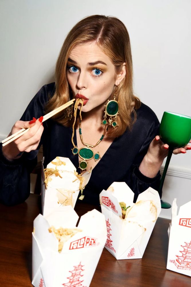 组图神经质美女蓝眼睛澳洲女星萨玛拉维文杂志大片