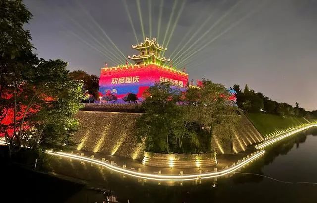 西安满城尽是中国红