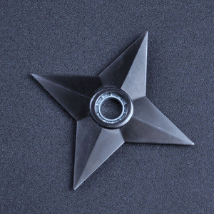 之中手里剑了,以及后来相对比较普及的飞镖,都属于一种暗器