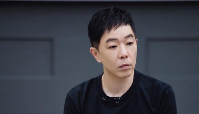 对于黄贯中来说,现在的四位队长李承铉,张晋,陈小春,赵文卓,选谁都一