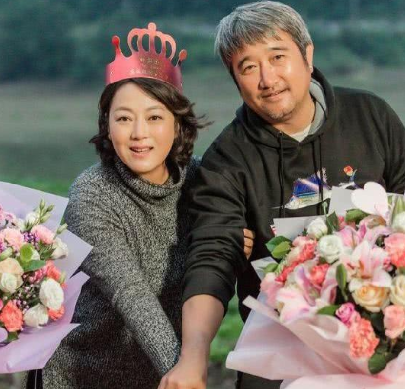 王茜华晒照称羡慕父母爱情自己感情史被扒曾称老公帮治好抑郁