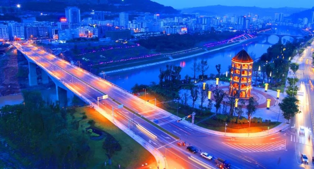 中国历史上乃至人类历史上许多前所未有的奇迹咱们巴中也发生了翻天覆