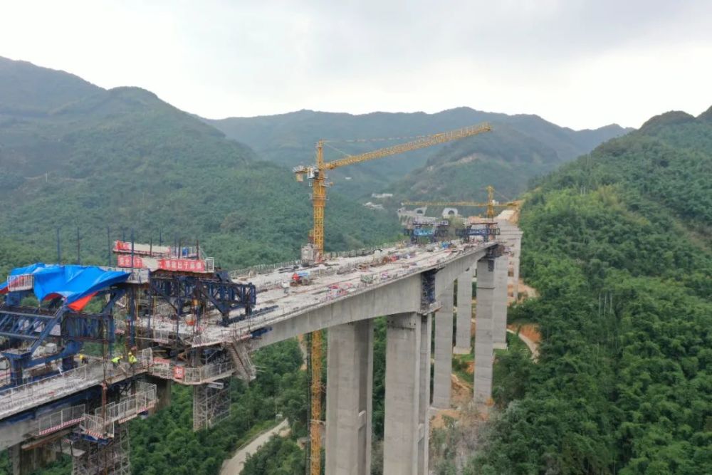 看点漳武高速南靖段国庆不停工来看进展