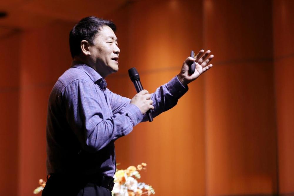 靳学东今日来青解读中国音乐好在哪儿