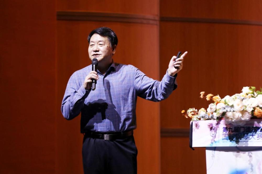 靳学东今日来青解读中国音乐好在哪儿