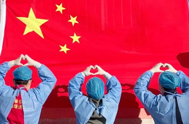 战"疫"一线党旗红:举国同庆日,平房分外红