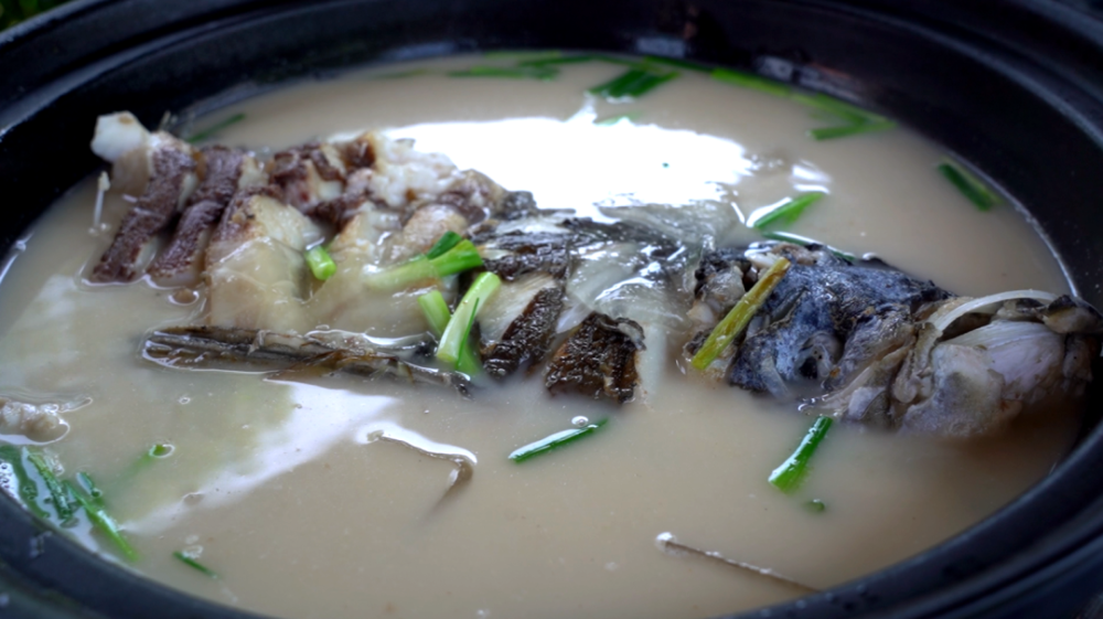 不用远赴千岛湖在海门也能吃到最鲜的鱼头汤
