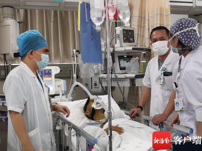 节假日里的坚守海南省人民医院急诊医生24小时值守时刻准备抢救