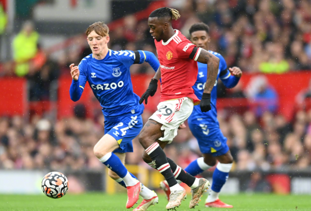 英超 1-0！曼联“废柴”打进赛季首球，1亿天王恐成第二个范德贝克