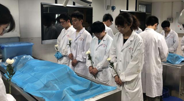 那些捐献解剖的"遗体们",在"使用"过后最终归宿是什么?