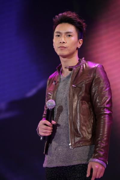 是真是假香港著名歌手陈柏宇为3岁爱女办生日会获八千人捧场