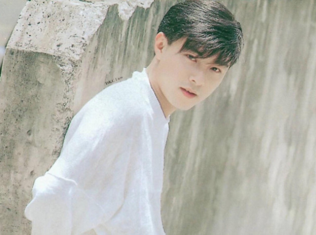 著名演员张卫健,被前任抛弃,妻子流产无子,56岁已"失业"2年