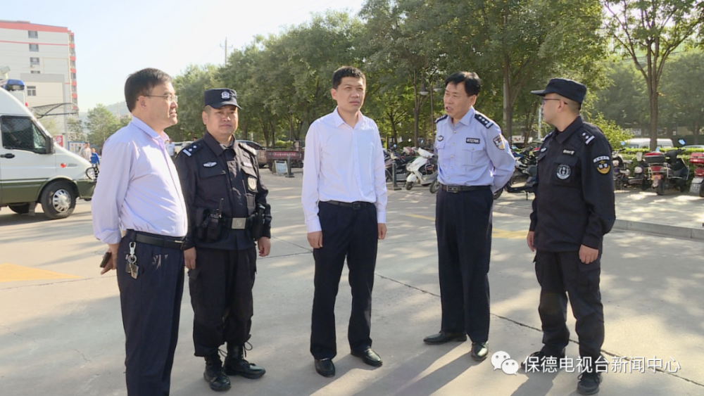 10月2日,县委常委,政法委书记郭飞飞检查国庆假期社