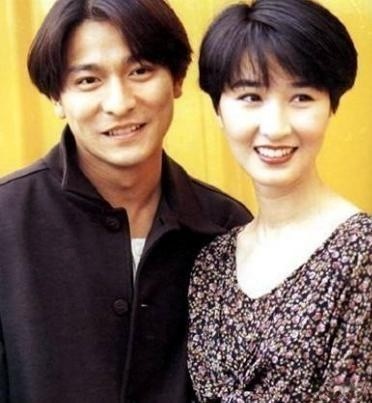 1995年,张家辉被关咏荷400平米豪宅吓到分手:她家厕所都比我家大