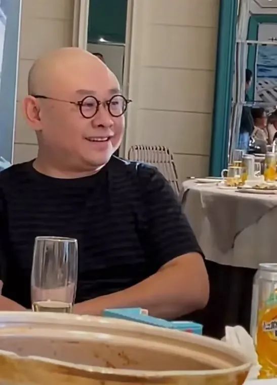 歌手刀郎近况老了也胖了