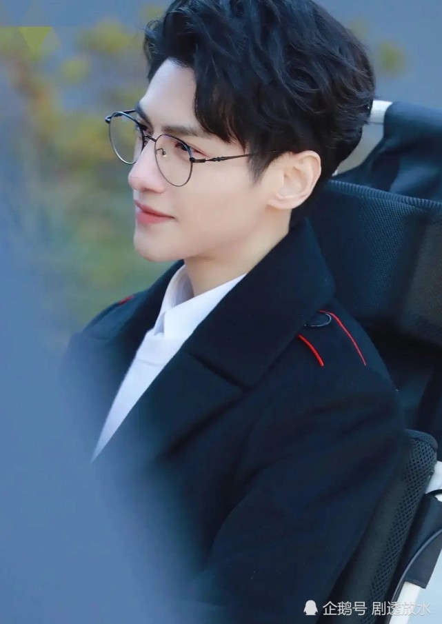 罗云熙搭档程潇,上演断腿总裁爱上失忆律师