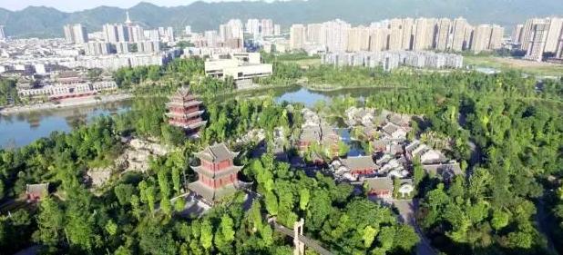 重庆的一个郊区，城建堪比一些大城市，还有220米高的写字楼