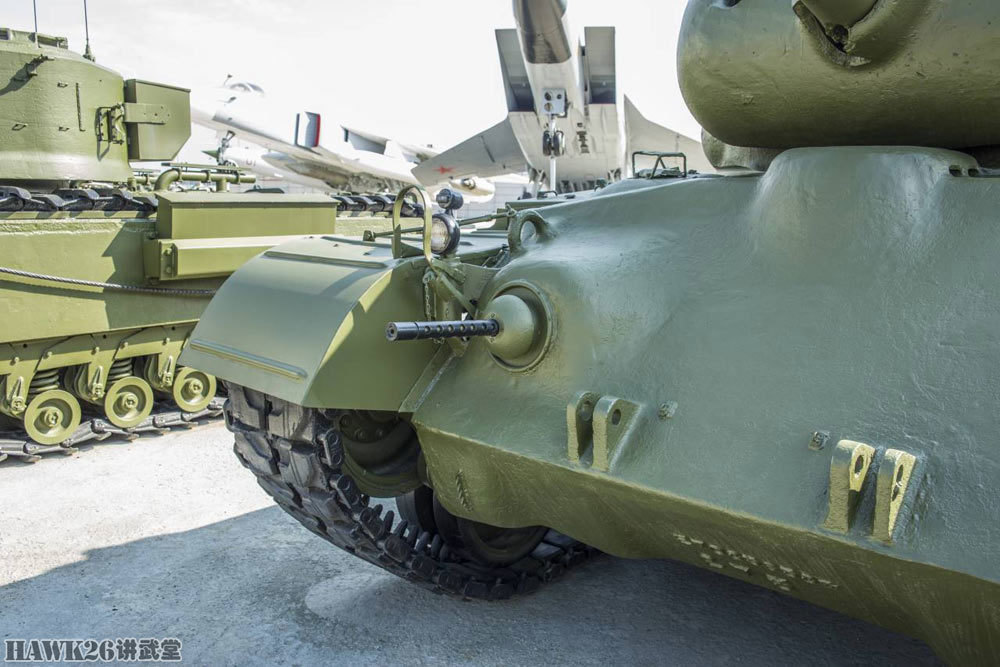 钻进m26"潘兴"坦克 因"虎"而生 美国第一种技术成熟坦克型号_腾讯新闻