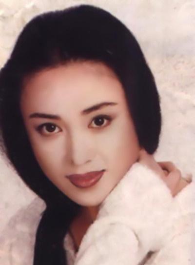 最美妲己到階下囚36歲賠光家底的傅藝偉52歲與妹妹雙雙入獄