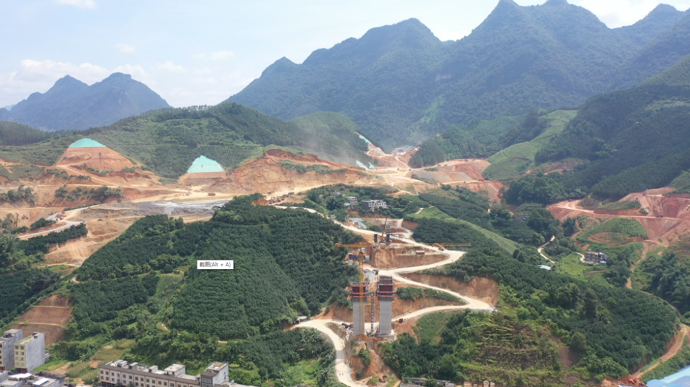 据悉,天峨至巴马高速公路项目估算总投资约284.5亿元.