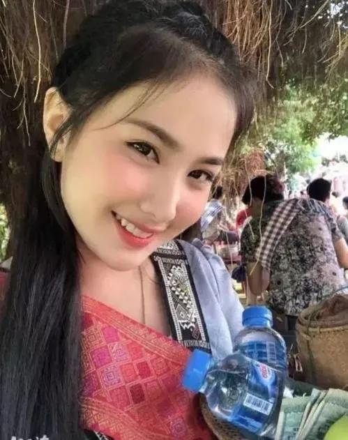 人口仅有90万,人口密度比较低,以老族为主,也是华人在老挝的主要聚集