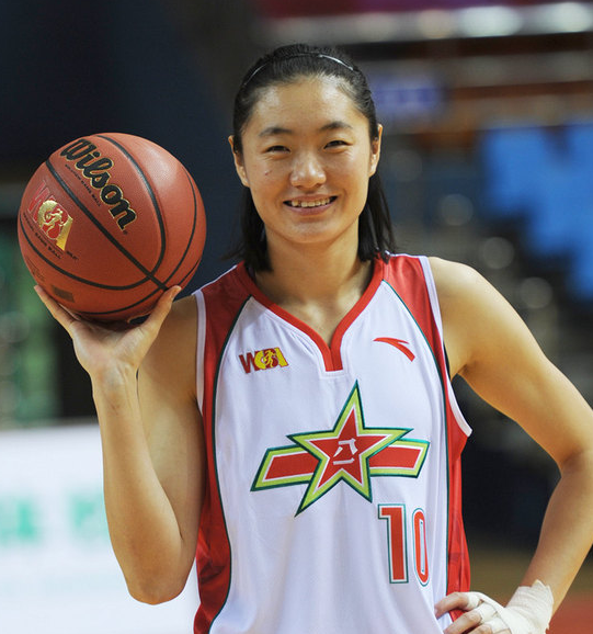 前女篮国手露雯就遇到了这样的问题,1990年出生的她今年已经31岁了