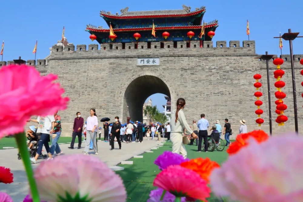 国庆旅游黄金周 高密红高粱影视城人气旺_腾讯新闻