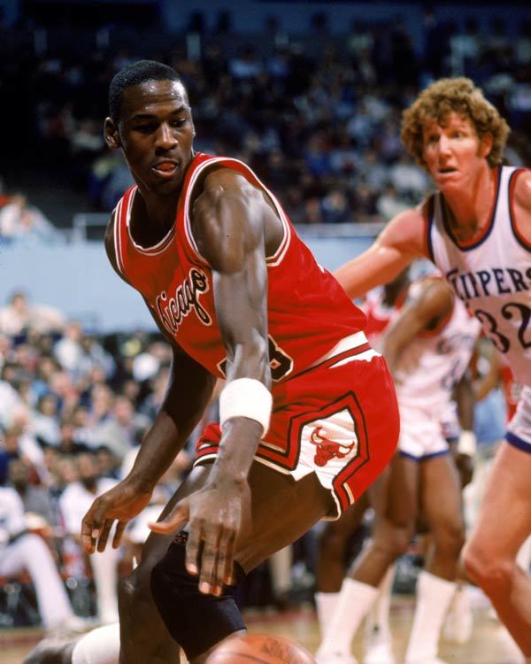 魔术师·约翰逊 1984-85赛季NBA年度最佳阵容，黑白双雄统治，乔丹初次入选