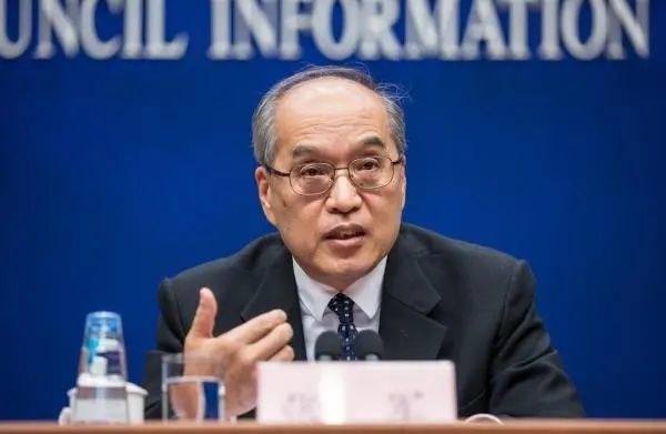 张军离开法律效果就不要谈什么社会效果