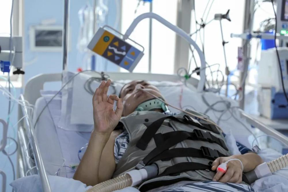 20周年纪念日那天我老公在icu一位脊髓血管瘤患者妻子的讲述