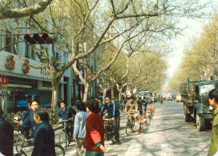 杭州市中心这条道路已有千年历史难得一见的老照片来了