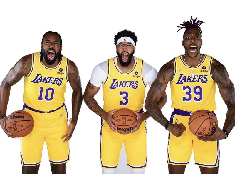 阿尔德里奇 NBA晚报：詹姆斯晒母亲写真照，恩比德不打季前赛，胖虎练习抛投和中距离