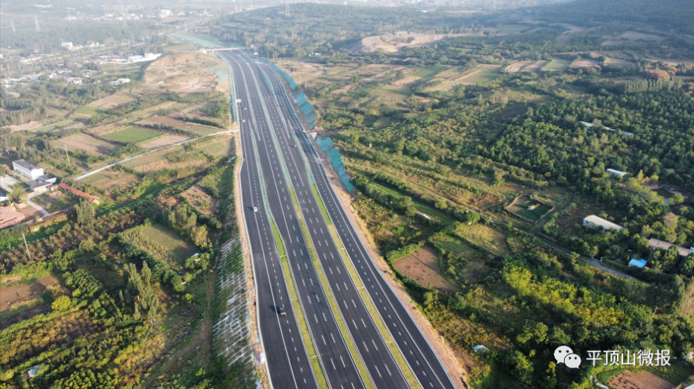 路面标线已画完!鹰城大道最新照片来啦