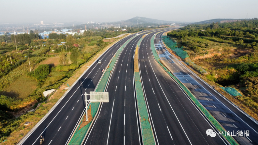 路面标线已画完!鹰城大道最新照片来啦