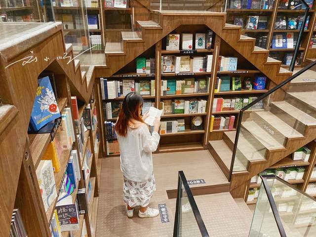 重庆钟书阁曾经的网红书店现在却没什么人气是选址有问题