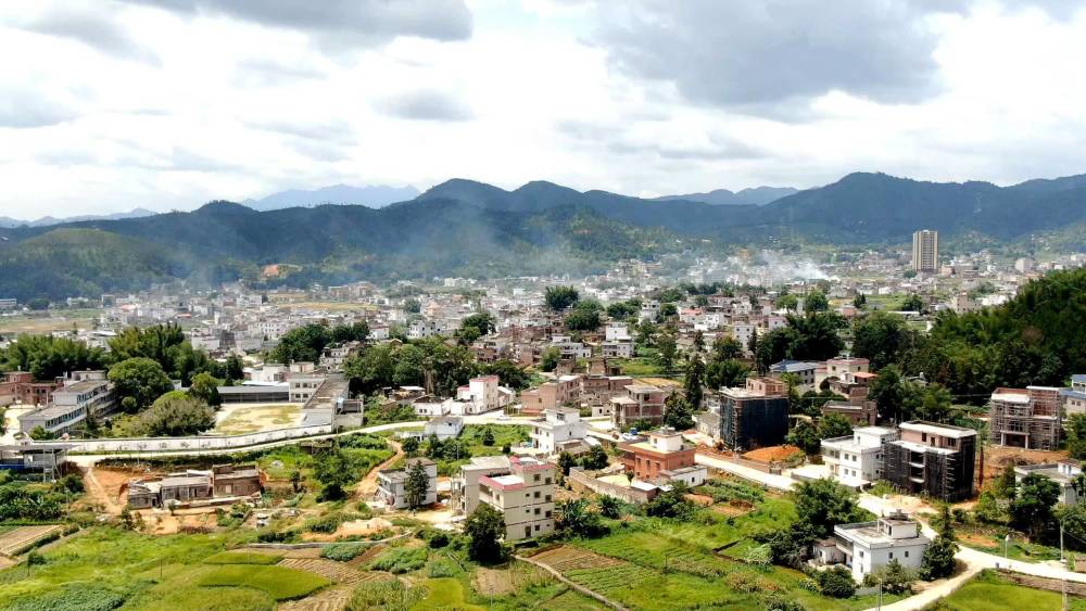 乡村振兴河源龙川人居环境焕新貌绘就美丽乡村新画卷