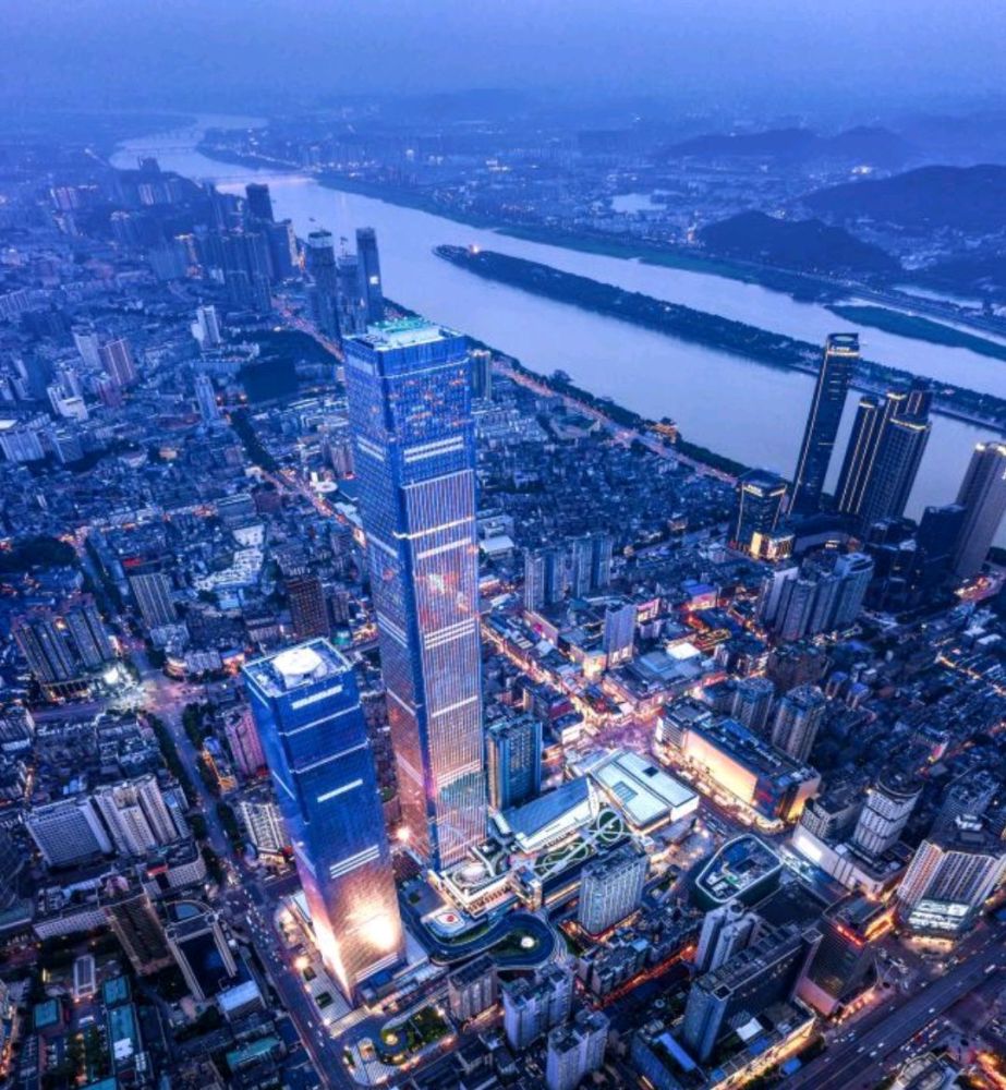 湖南"第一高楼",高达452米,是超级商业综合体,成为旅游地标_腾讯新闻