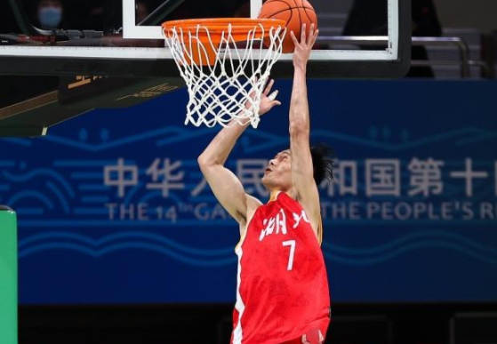 广东 不去NBL！汤杰正式试训广东，双方互赢互利，他想在中期回归CBA！