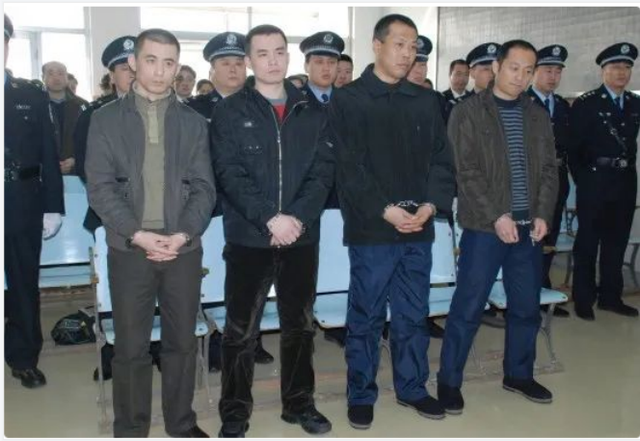 重案回顾:警察刑讯逼供致人死亡,检察长秉公调查被报复打残疾