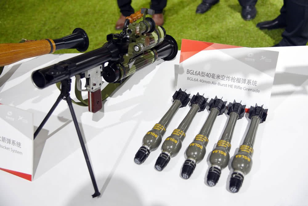珠海航展亮相飞行炸弹能自动打击目标单兵携带不费力