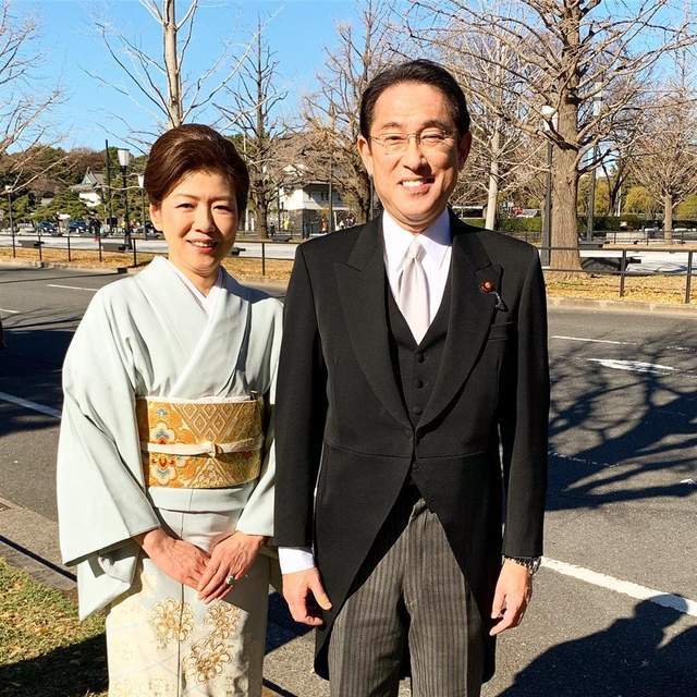 揭秘第100任日本首相岸田文雄:相亲结婚酒量惊人,曾替安倍挡酒