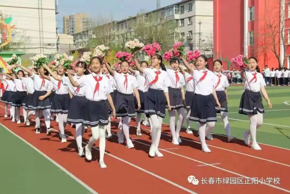 長春中小學校服顏值pk第二彈!這個賽過韓國偶像劇!_騰訊新聞