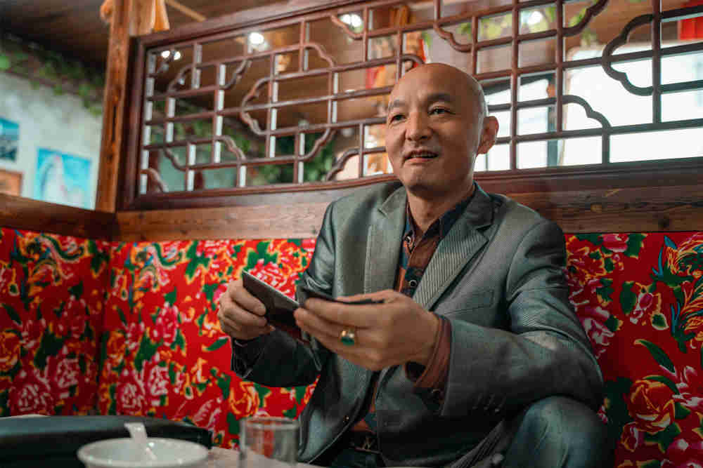 上线就是第一,徐冬冬《四平警事》一出来,该有多少喜剧片脸红?