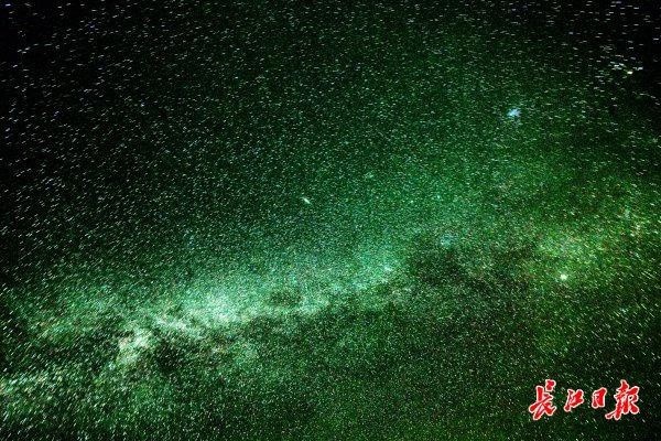 大别山上看流星雨