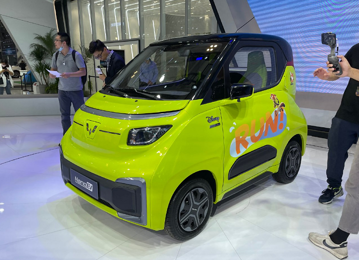 五菱又放大招推出nanoev新能源全系305km续航旗舰不足6万