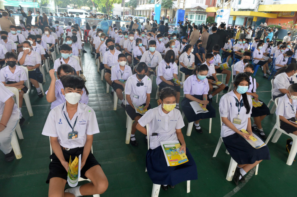 泰国为12至18岁学生接种新冠疫苗