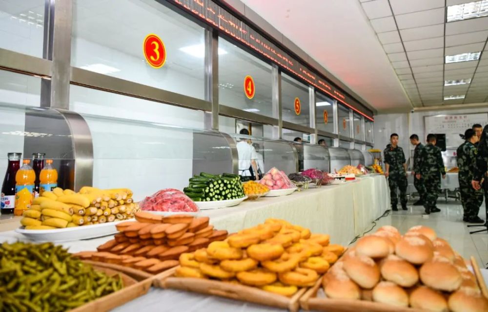 部队会餐的伙食标准太硬了