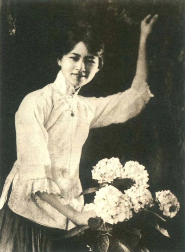 国徽人民英雄纪念碑林徽因的设计才华在新中国怒放